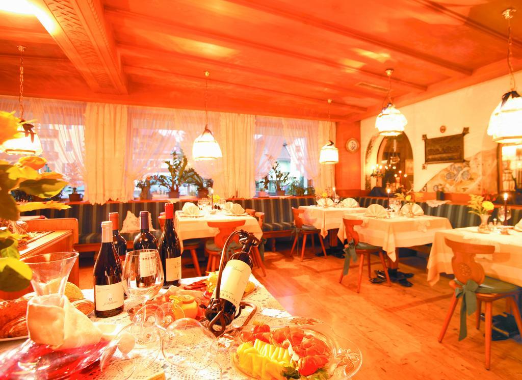 Hotel Tschurtschenthaler Dobbiaco Ristorante foto