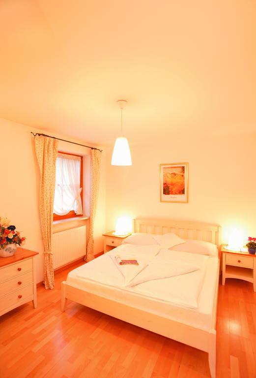 Hotel Tschurtschenthaler Dobbiaco Esterno foto