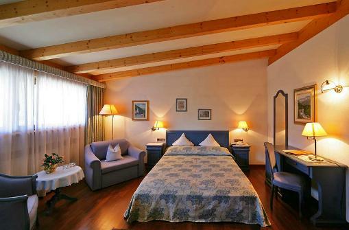 Hotel Tschurtschenthaler Dobbiaco Esterno foto