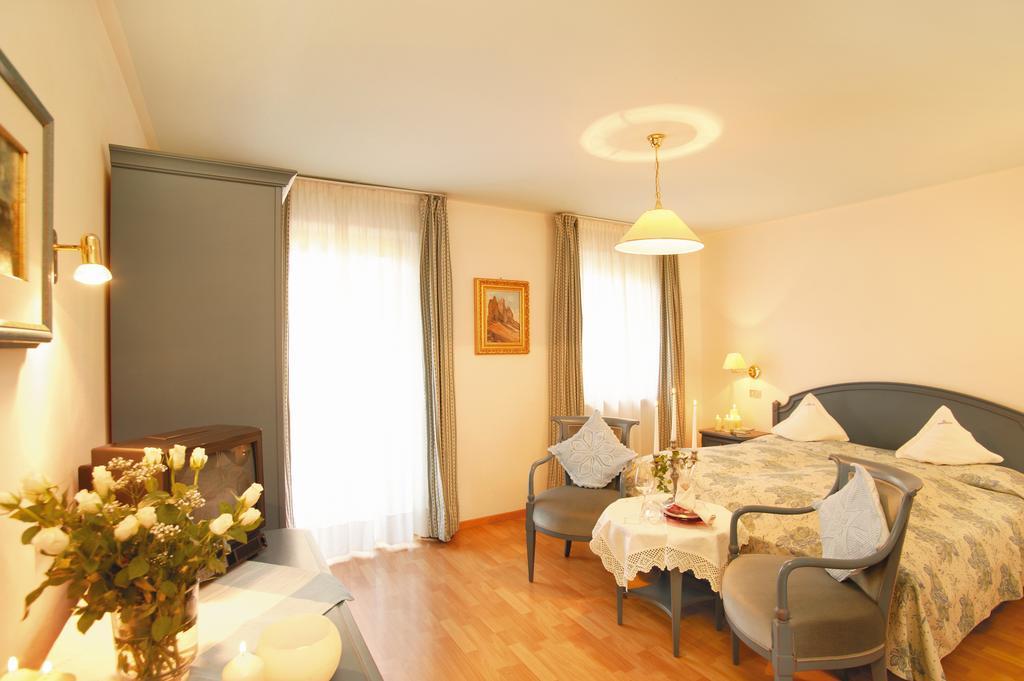 Hotel Tschurtschenthaler Dobbiaco Esterno foto